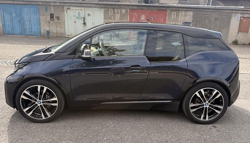 BMW i3 (2021) 120 Ah • 2021 • TOP výbava  - fotka 3 z 31