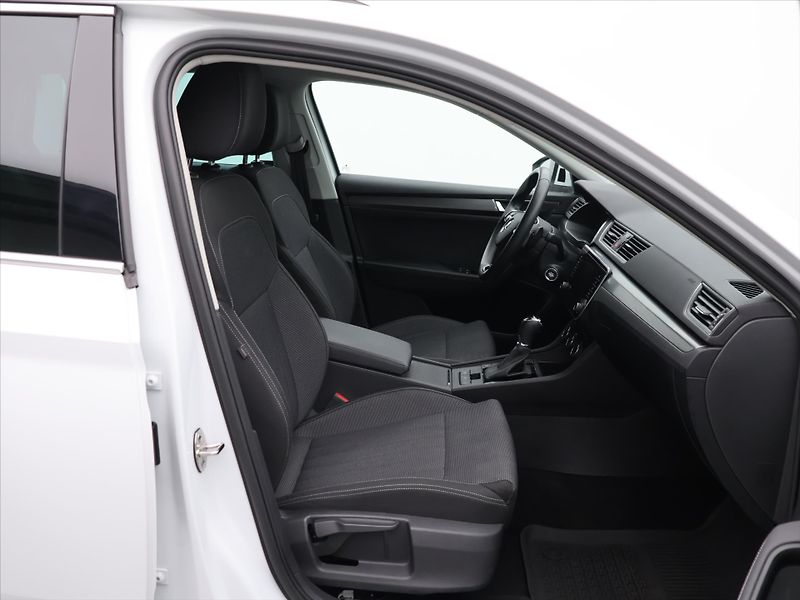 Škoda Superb 1,5 TSI 110kW Style DSG CZ DPH - fotka 12 z 33