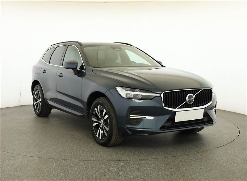 Volvo XC60 (2021) Momentum B4 AWD - fotografie inzerátu