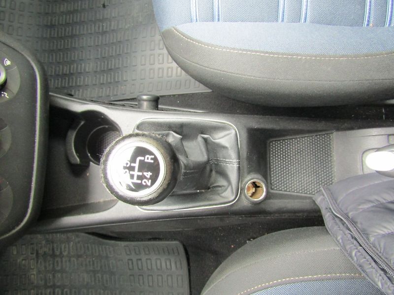 Fiat Punto (2011) 1.4I 57kW CNG - fotka 33 z 34