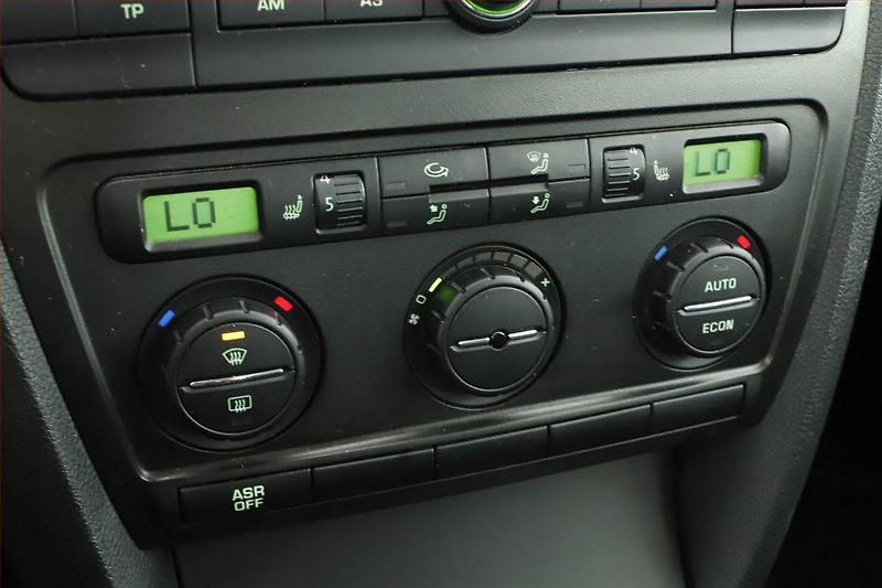 Škoda Octavia (2008) Elegance 1.9 TDI, Serv.kniha - fotka 9 z 13