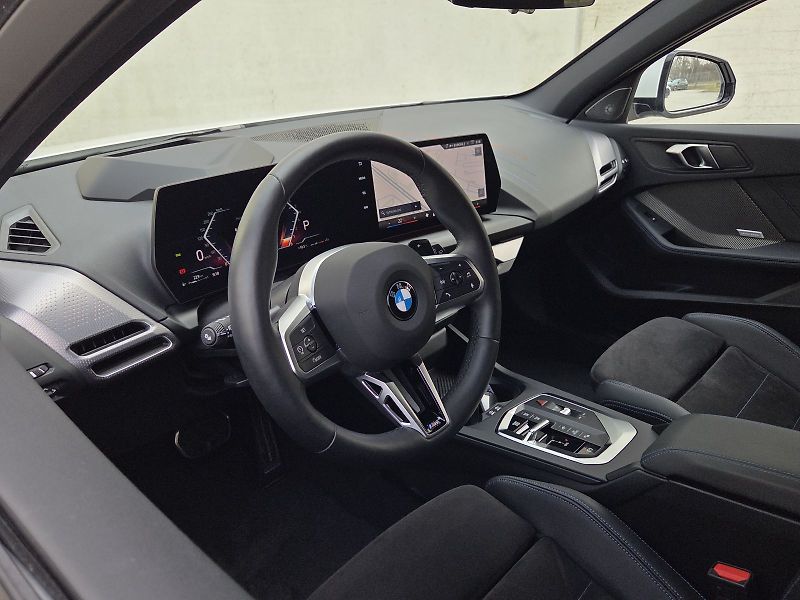 BMW Řada 1 (2024) 120i M Sport - fotka 13 z 16