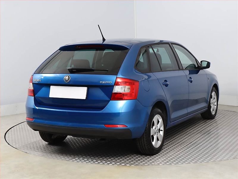 Škoda Rapid (2014) Spaceback 1.2 TSI - fotka 5 z 11