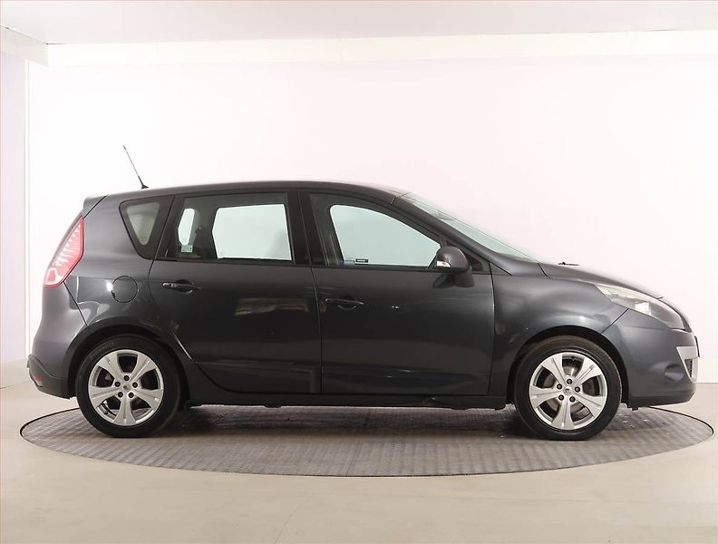 Renault Scénic (2009) 1.9 dCi, Serv.kniha, Tažné - fotka 6 z 18