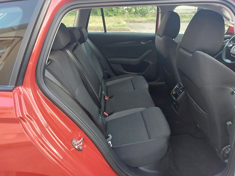 Škoda Octavia 2,0 TDi 85kw Ambition Plus - fotka 14 z 16