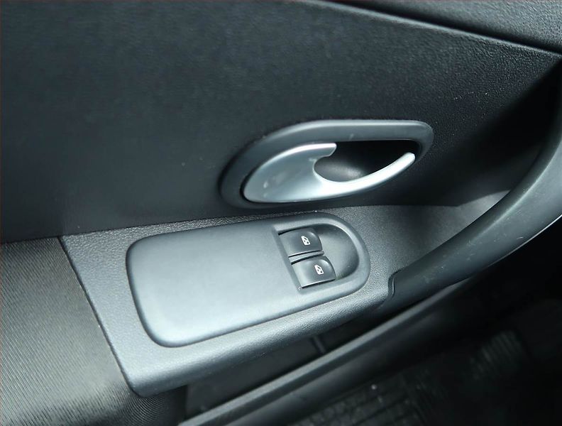 Renault Clio (2009) 1.2 16V , nová STK - fotka 15 z 15