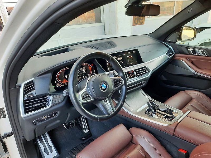 BMW X5 xDrive30D 286k - fotka 14 z 27