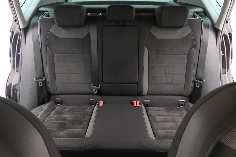 Seat Ateca 1,6 TDi 85kW ALCANTARA LED Zár - fotka 27 z 30