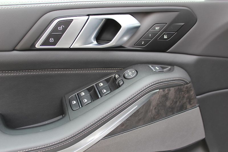 BMW X5 xDrive30d Mpaket vzduch - fotka 10 z 27