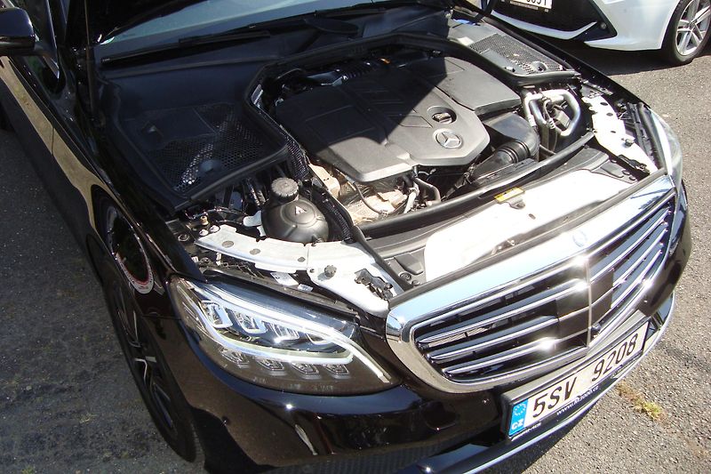 Mercedes-Benz Třídy C (2021) 220D,143kW, Exclusivce,S.kniha - fotka 23 z 92