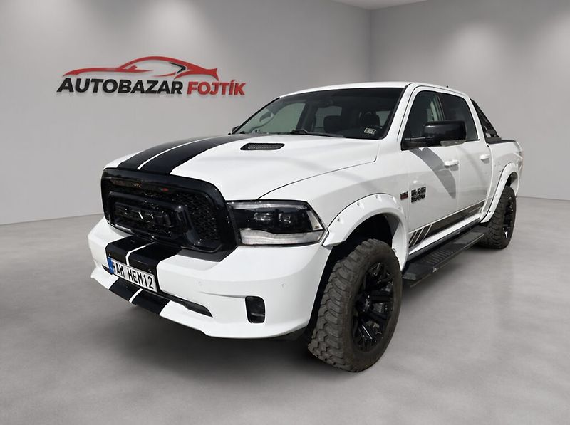Dodge RAM 1500 (2018) 5.7 HEMI V8 Sport Crew Cab 4×4 - fotka 3 z 24