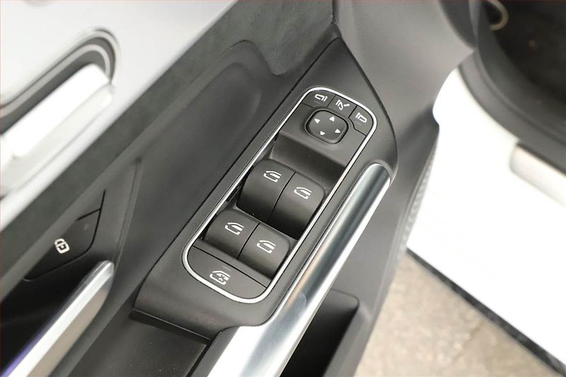 Mercedes-Benz Třídy B (2021) B 220 d 4MATIC - fotka 15 z 20