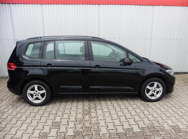 Volkswagen Touran 1.6 TDI Comfortline DSG, ACC, - fotka 5 z 17