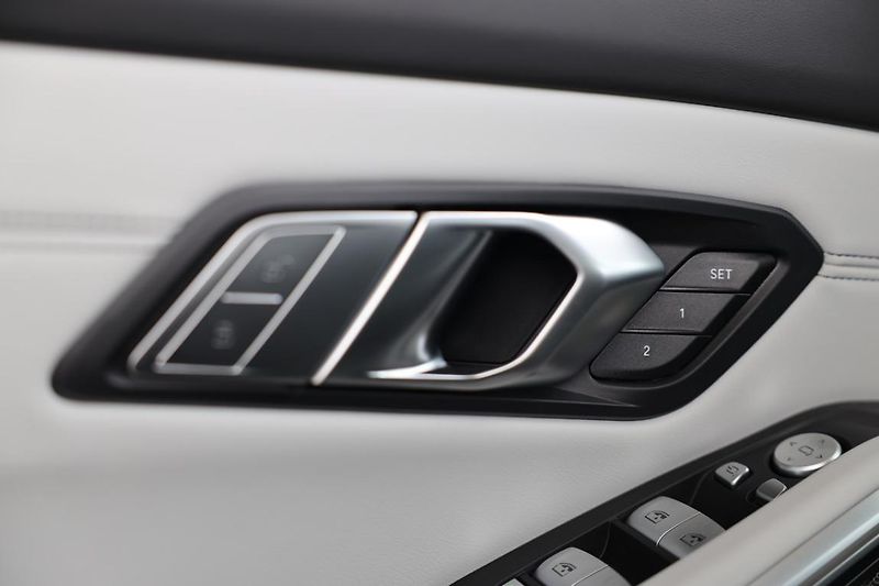 BMW M3 Competition xDrive Sedan - fotka 15 z 19