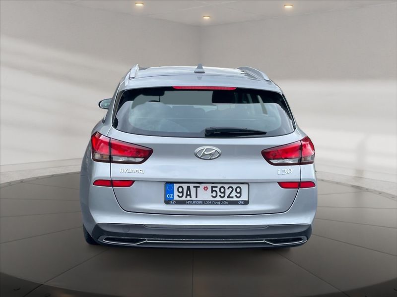 Hyundai i30 1,0 TGDI 120 Comfort - fotka 5 z 11