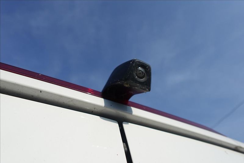 Volkswagen Crafter 2,0 TDi  L2H2 KLIMA SERVISKA - fotka 15 z 38