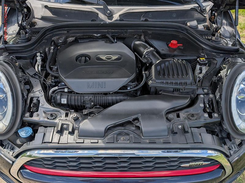 Mini Cooper (2016) 2.0i JCW, ČR, AT, LED, navi - fotka 23 z 23