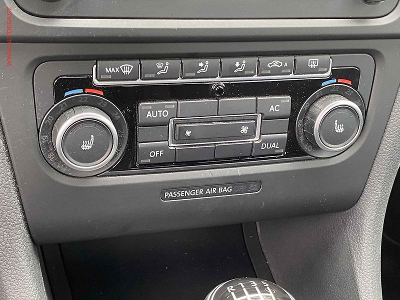 Volkswagen Golf (2011) 1.4 TSi, Highline, +kola - fotka 14 z 18