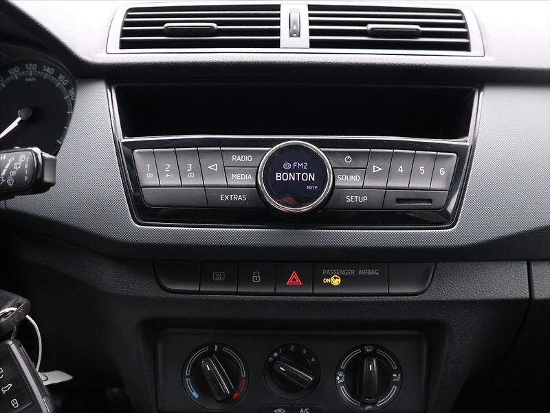Škoda Fabia 1,0 MPI 44kW 14'390KM CZ - fotka 16 z 25