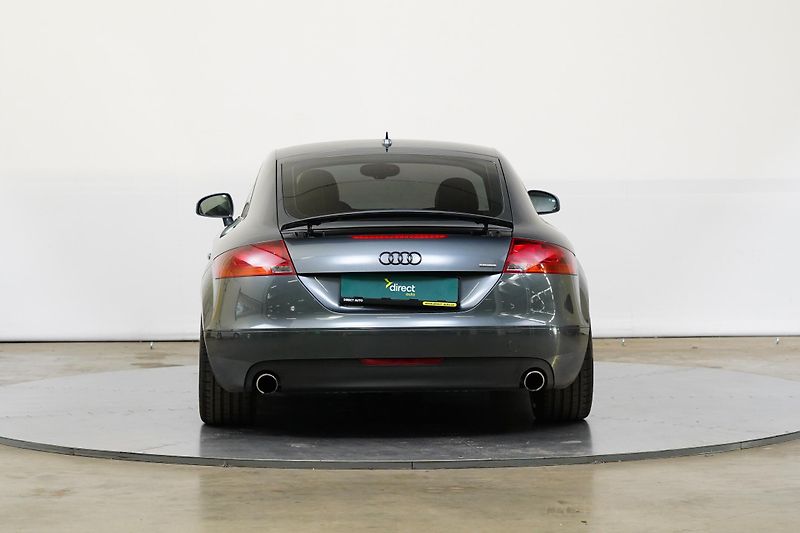 Audi TT - fotka 6 z 26