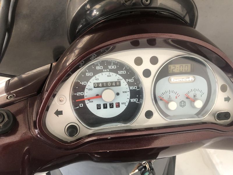 Piaggio Beverly 500 - fotka 9 z 18