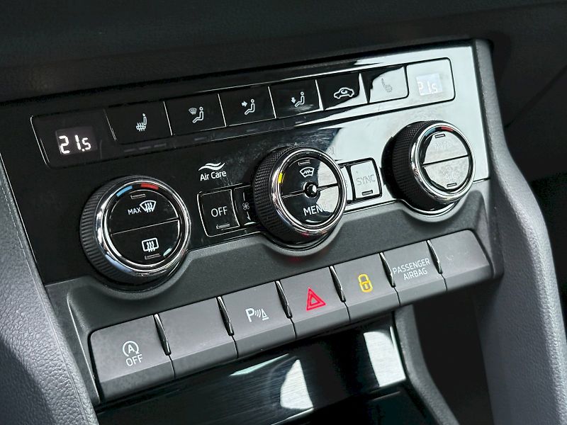 Škoda Karoq (2024) DSG 1.5 TSI / 110 kW / TOP SEL - fotka 29 z 31