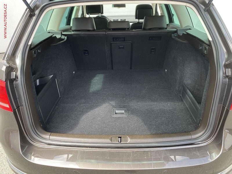 Volkswagen Passat (2012) 2.0 TDi 4x4, Highline, DSG - fotka 7 z 19