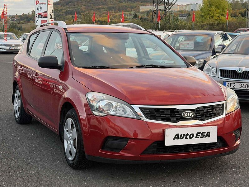 Kia Ceed (2010) 1.4CVVT, ČR, AC, park.čidla - fotografie inzerátu