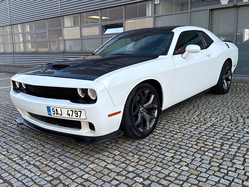 Dodge Challenger (2018) - fotka 10 z 45