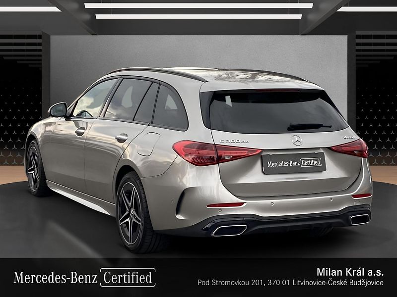 Mercedes-Benz Třídy C C 300 de 4MATIC - fotka 3 z 26