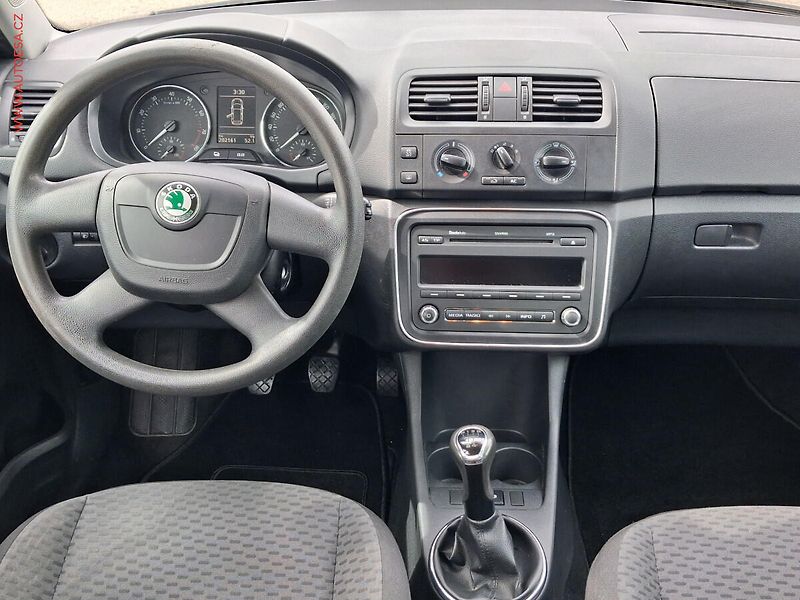 Škoda Fabia (2011) 1.2 TSI, 2.maj,ČR, AC - fotka 8 z 13
