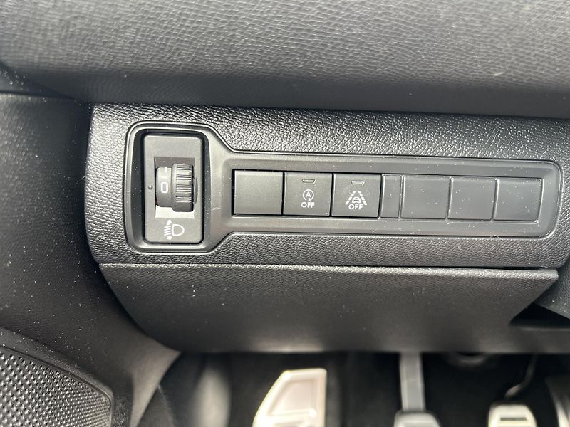 Peugeot 308 1.6HDi NAVI KLIMA TAŽNÉ ALU - fotka 12 z 45