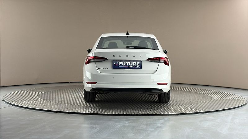 Škoda Octavia 2.0 TDI Active - fotka 5 z 24