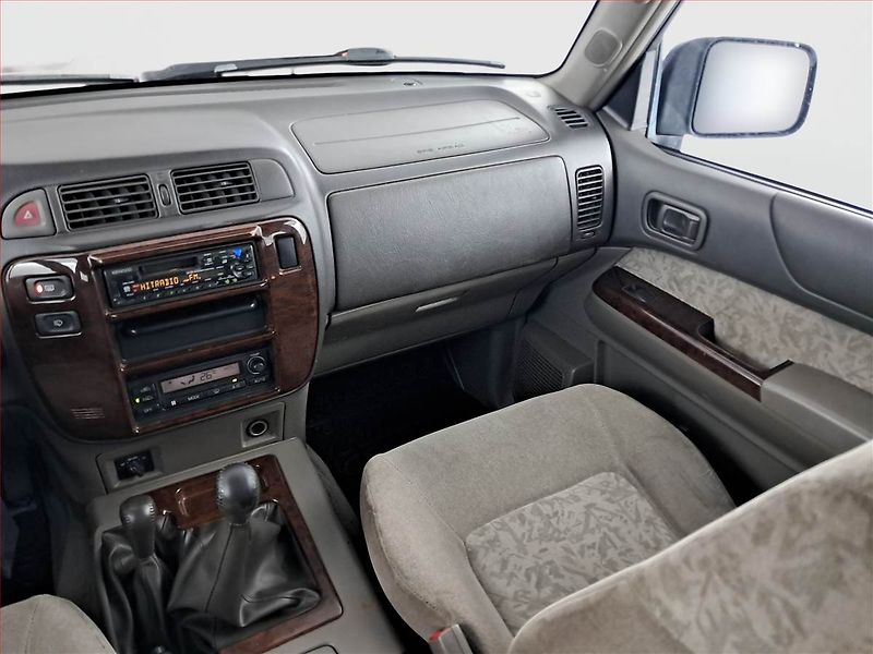 Nissan Patrol (2003) 3.0 DTi, 4X4 - fotka 8 z 14