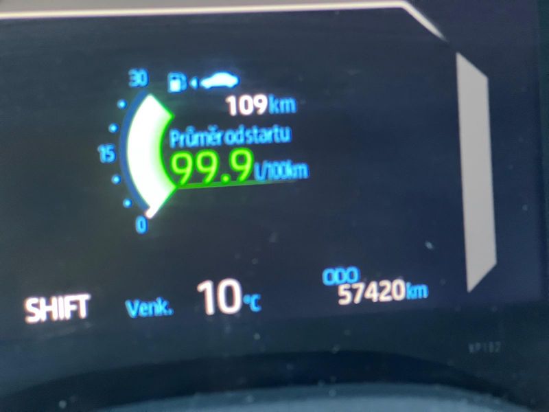 Toyota Yaris Cross (2023) COMFORT TECH 1.5 92kW CZ DPH - fotka 16 z 24