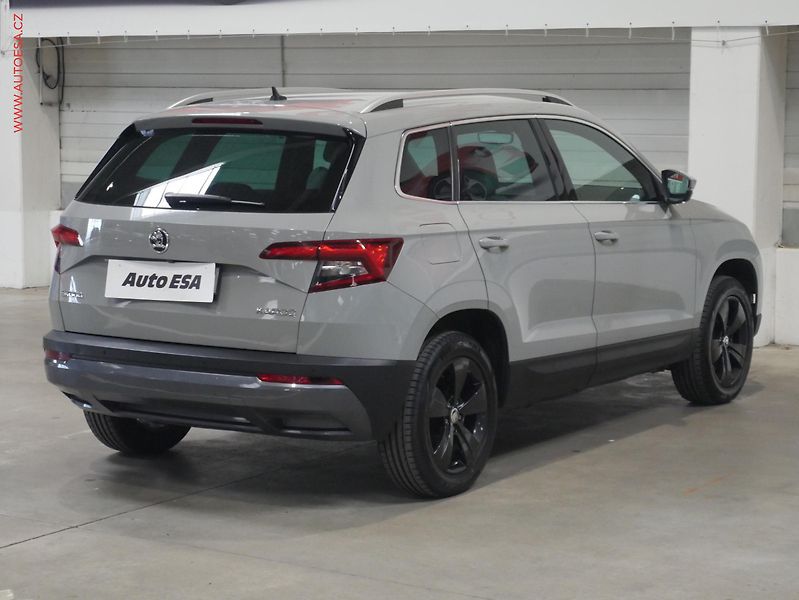 Škoda Karoq (2017) 1.5TSi, ČR, Style, DSG, kůže - fotka 4 z 28