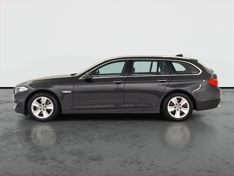 BMW Řada 5 (2013) 520d, Kůže, Navi, Bi-Xenony - fotka 3 z 21