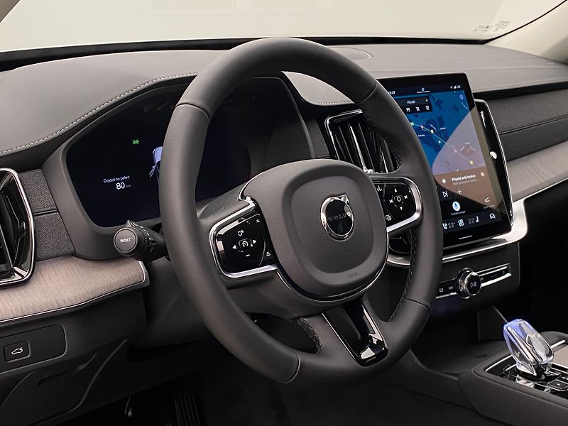 Volvo XC90 (2026) B5 AWD AUT DARK PLUS 7míst - fotka 4 z 67