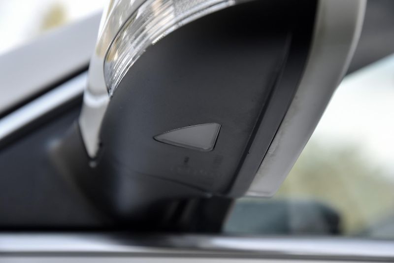 Škoda Superb 2.0 TDi CR,NAVI,VÝHŘEV,XENONY - fotka 7 z 45
