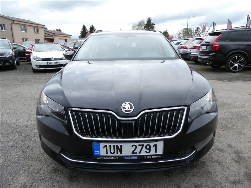 Škoda Superb 1,6 TDi 88kW DPH 2x kola - fotka 2 z 35