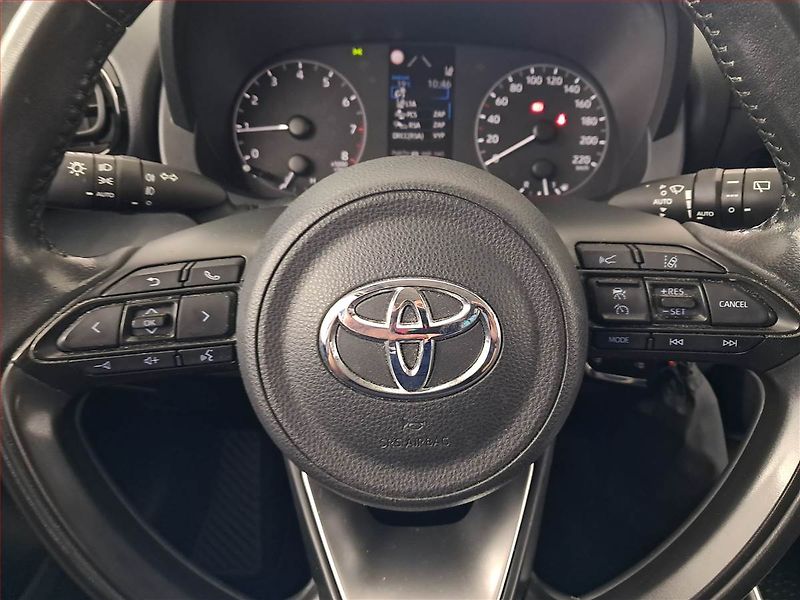 Toyota Yaris (2021) 1.5 VVT-i, Tempomat - fotka 17 z 17