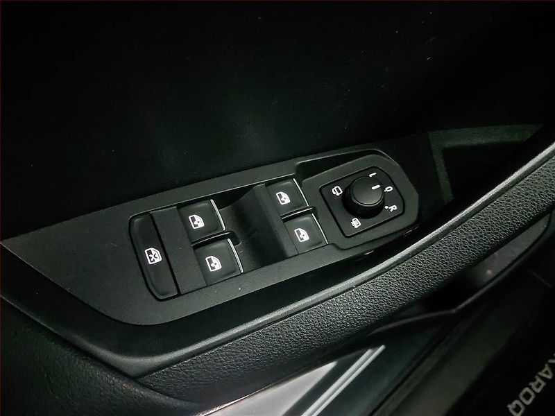 Škoda Karoq (2017) Style 1.6 TDI, Serv.kniha - fotka 18 z 23
