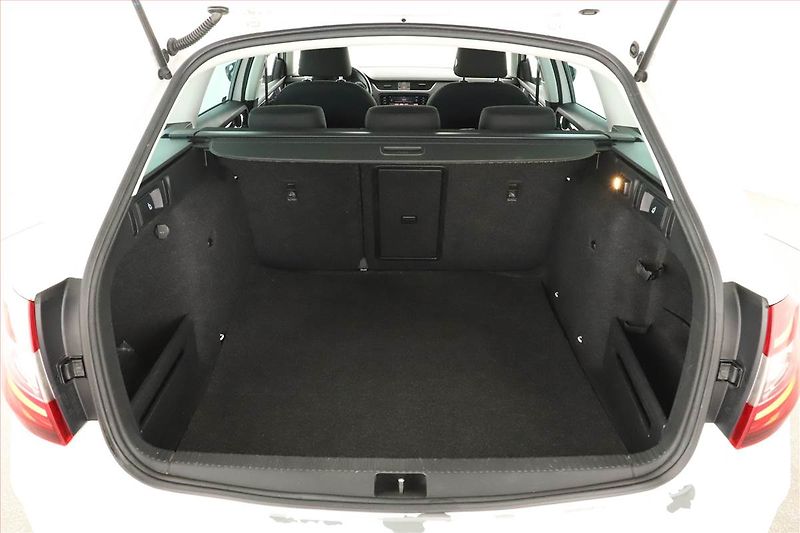 Škoda Octavia (2018) Style 1.6 TDI, Automat, Navi - fotka 11 z 14