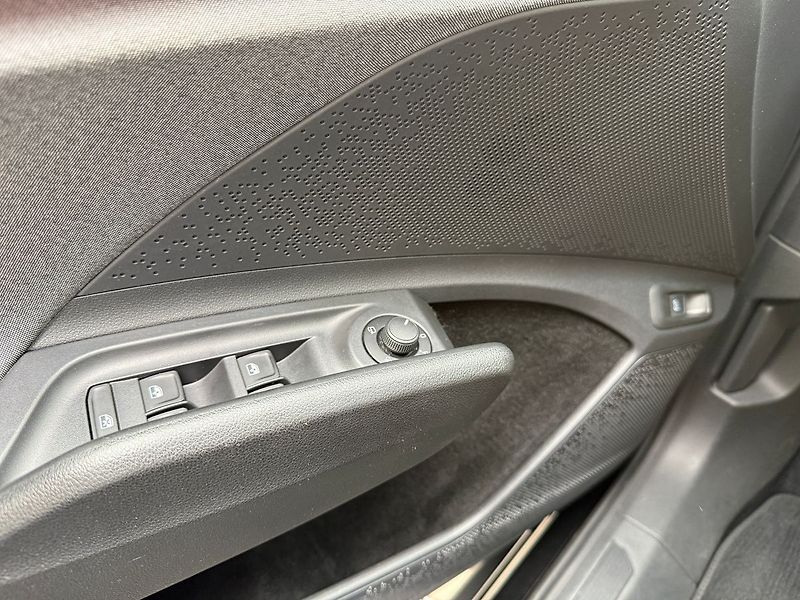 Škoda Enyaq 82 kWh/Tepelné čerpadlo/Tažné/ - fotka 36 z 44