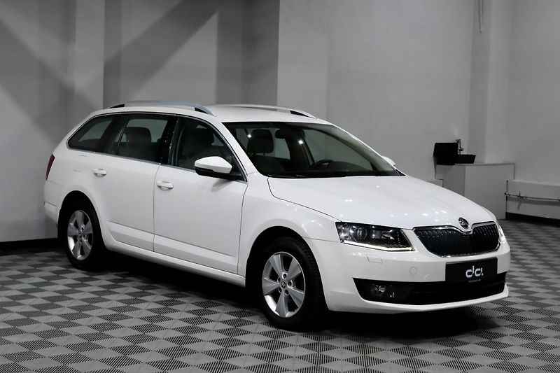 Škoda Octavia 3 Combi 1.4 TSI 110 kW DSG - fotka 2 z 42