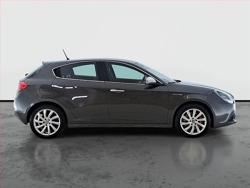 Alfa Romeo Giulietta (2010) 1.4 T MultiAir, Serv.kniha - fotka 6 z 19