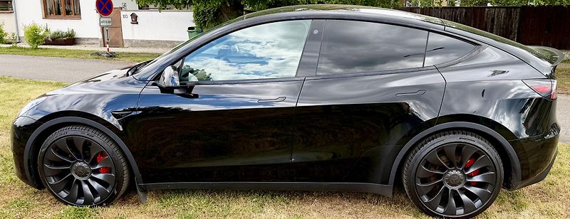 Tesla Model Y (2024) Long Range Dual Performance - fotka 4 z 17