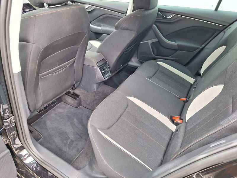 Škoda Kamiq (2025) 1.0 TSI / 85 kW / 6MP / TOP SE - fotka 25 z 30