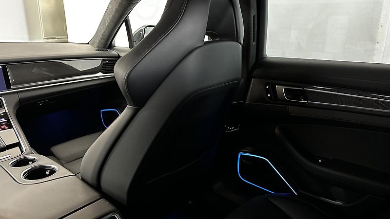 Porsche Panamera TURBO S / ZÁRUKA / TOP STAV - fotka 26 z 50