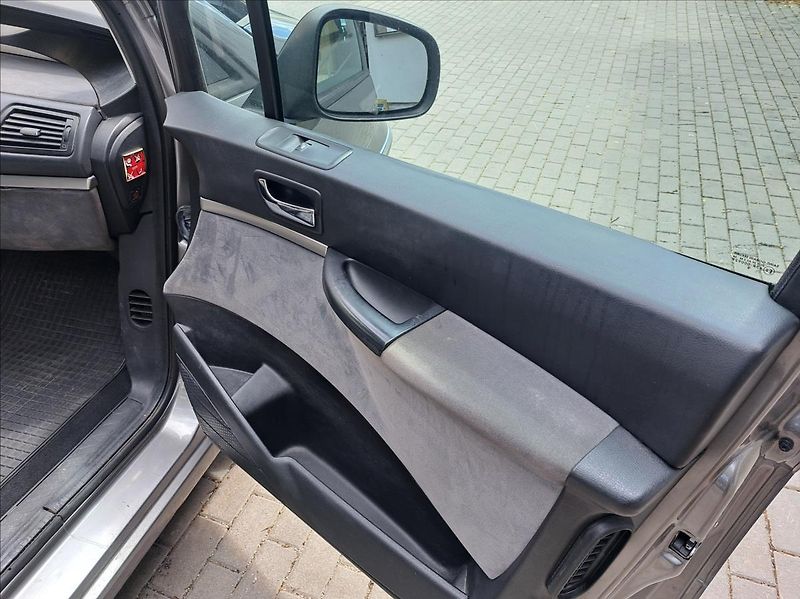 Peugeot 807 2,0 HDI - fotka 35 z 41